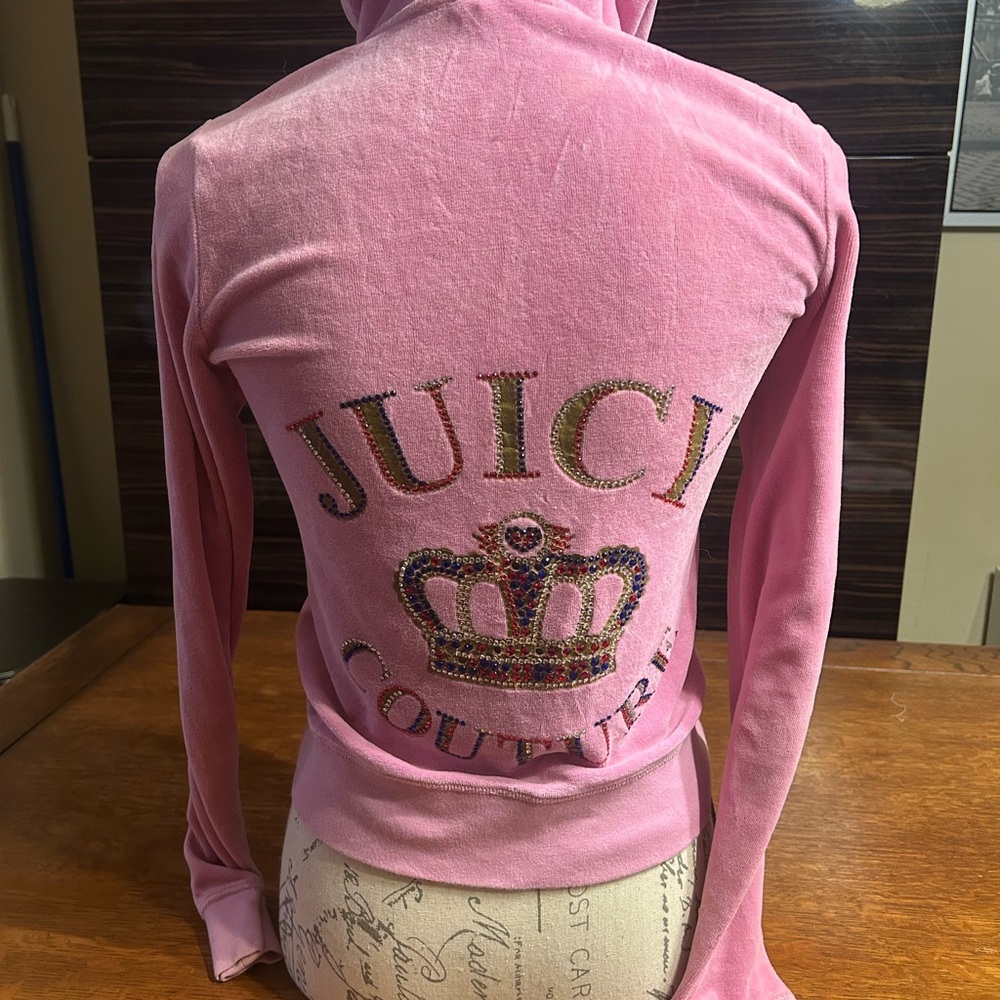 Y2K So cute like new Juicy Couture Pink Velour Jacket with Crown Design